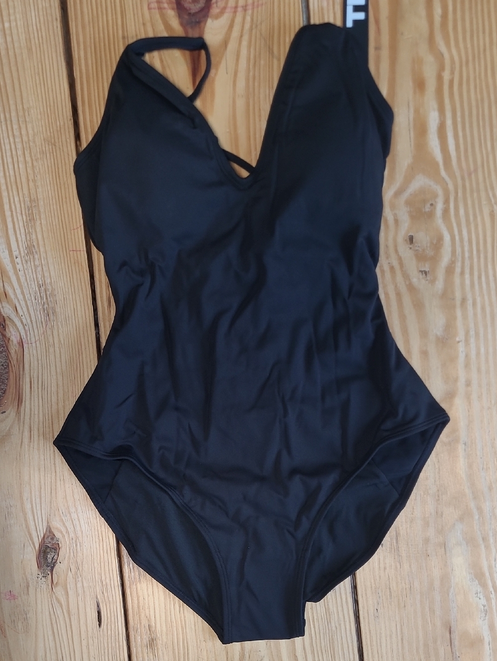 88. NWT  $175 STYLE PLUNGEY  M SHORT